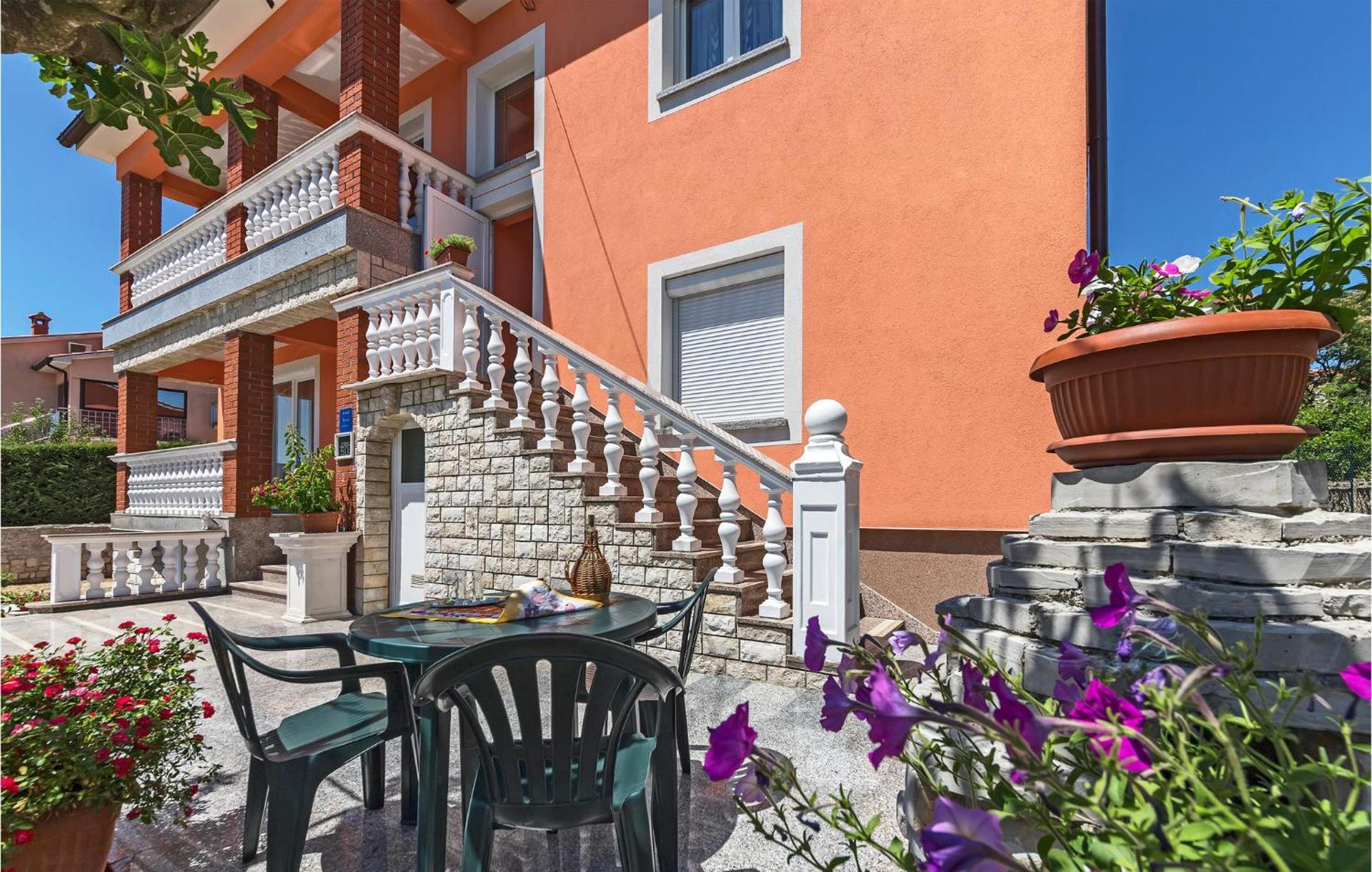 2 Bedroom Lovely Apartment In Labin Labin  Exterior foto